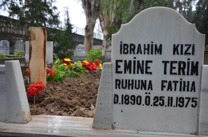 Fatih Terim babasının mezarını ziyaret etti