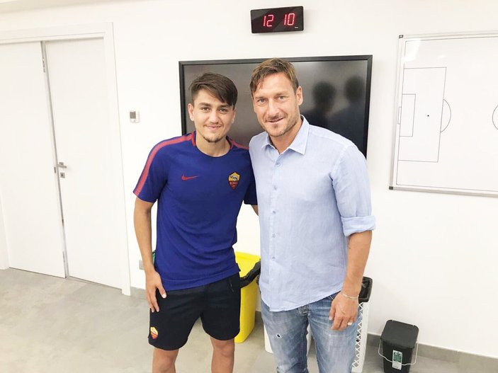 Cengiz Ünder: Totti bana golcü diye sesleniyor