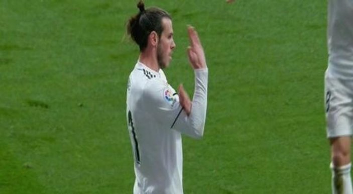Gareth Bale'ın el hareketine ağır ceza
