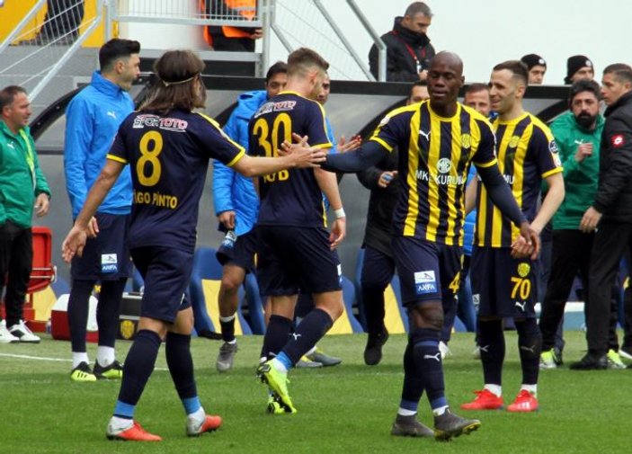 Ankaragücü, Erzurumspor'u son dakika golüyle yendi