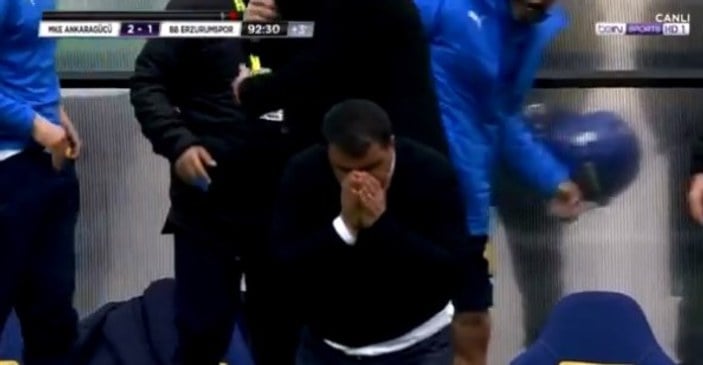 Ankaragücü'nün hocası gol sevincinde sakatlandı