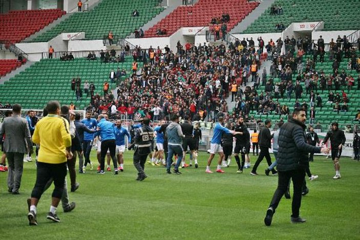 Amed Sportif Faaliyetler-Sakaryaspor maçında olay çıktı