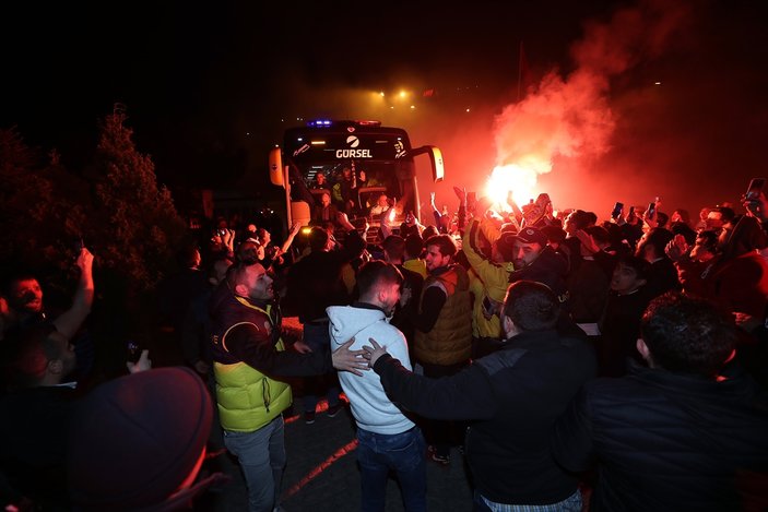 Başakşehir maçı öncesi Fenerbahçe'ye taraftar desteği