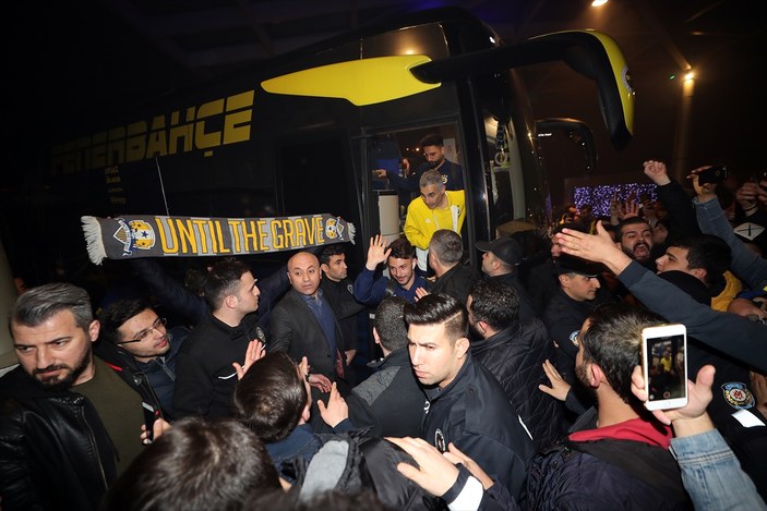 Başakşehir maçı öncesi Fenerbahçe'ye taraftar desteği