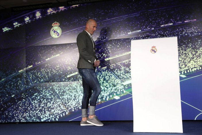 Real'den Zidane'a 300 milyon poundluk bütçe