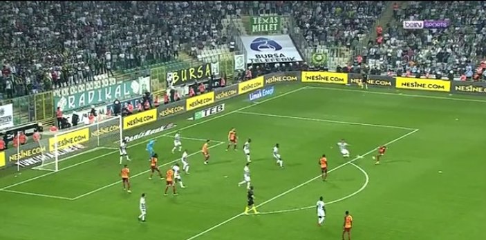 Feghouli, Bursaspor'a yine nefis bir gol attı
