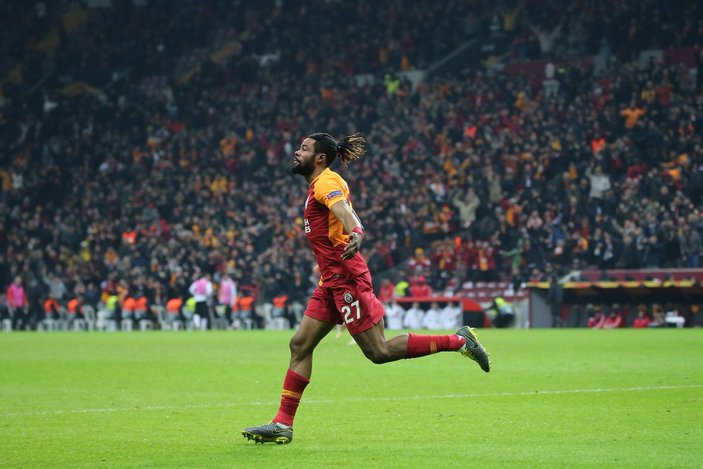 Galatasaray'da 2 isim cezalı 4 futbolcu sınırda