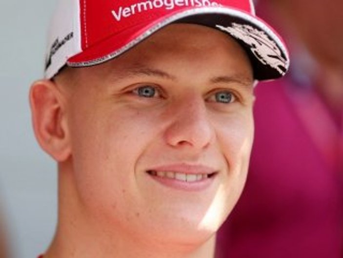 Michael Schumacher'in oğlu piste çıktı