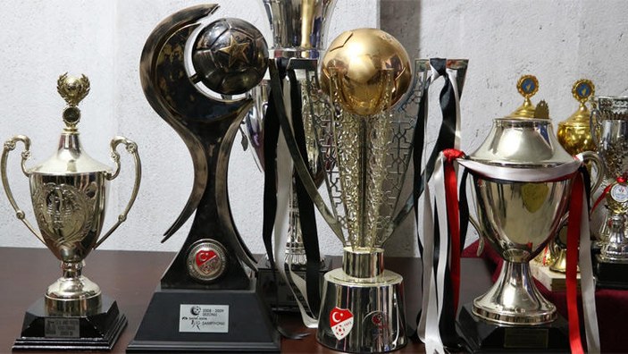 Manisaspor'un kupaları 59 bin liraya satıldı
