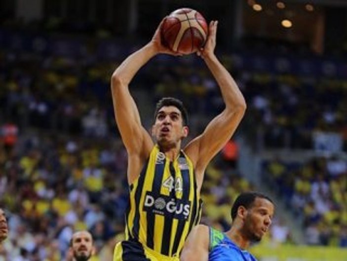 Ahmet Düverioğlu üç yıl daha Fenerbahçe Beko'da