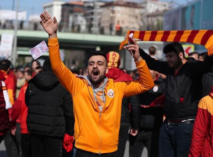 G.Saraylılar Fener Ol kampanyasıyla dalga geçti