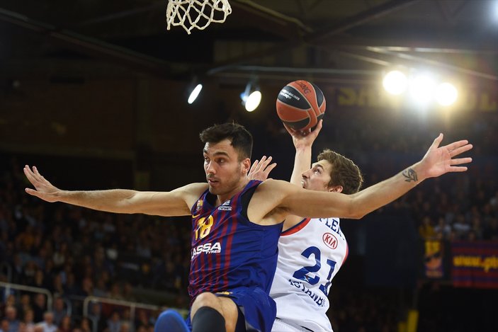 Anadolu Efes deplasmanda Barcelona'ya fark attı