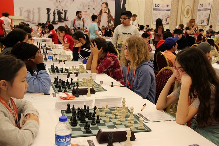 Dünya Okullar Satranç Şampiyonası'nda 5 madalya