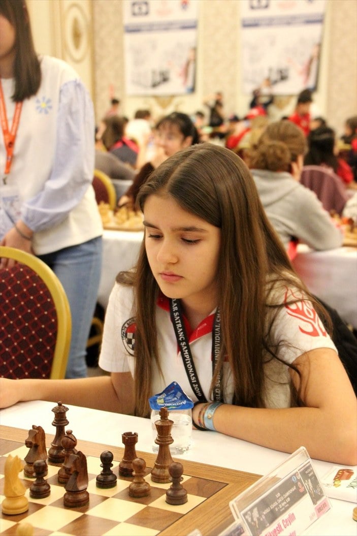 Dünya Okullar Satranç Şampiyonası'nda 5 madalya