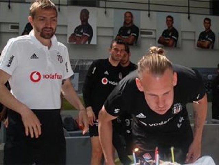 Beşiktaş'ta Vida'nın doğum günü kutlandı