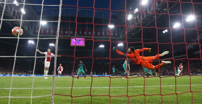 Tottenham'dan tarihi zafer: Ajax'ı geriden gelip elediler