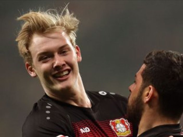 Borussia Dortmund, Julian Brandt'ı renklerine bağladı