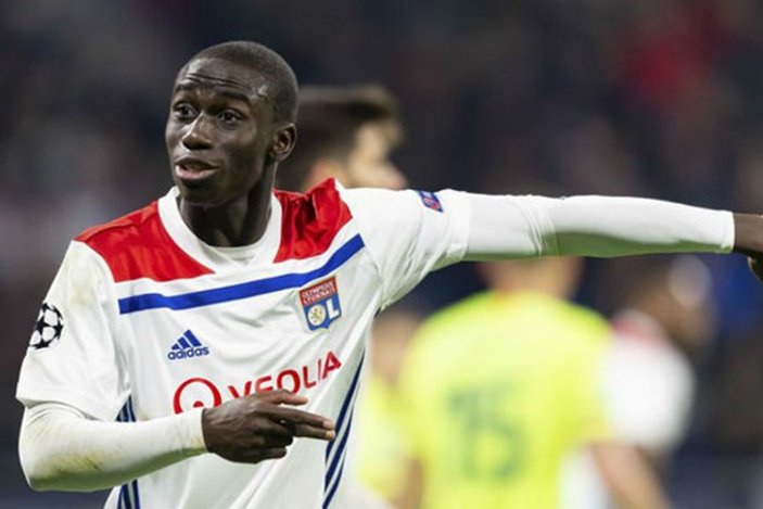 Mendy, Real Madrid'e transfer oluyor