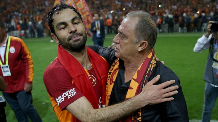 Selçuk İnan futbolu Galatasaray'da bırakmak istiyor