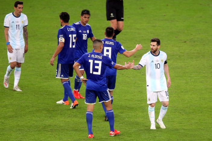 Arjantin Copa America'da Messi ile ümitlendi