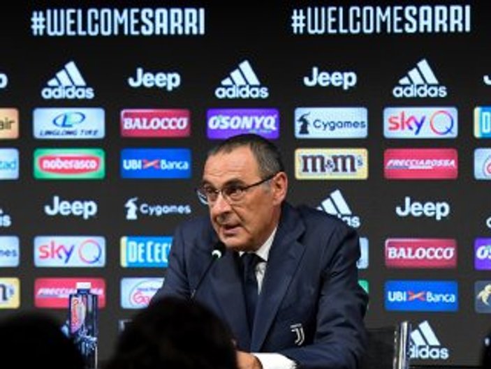 Maurizio Sarri Juventus'a imzayı attı