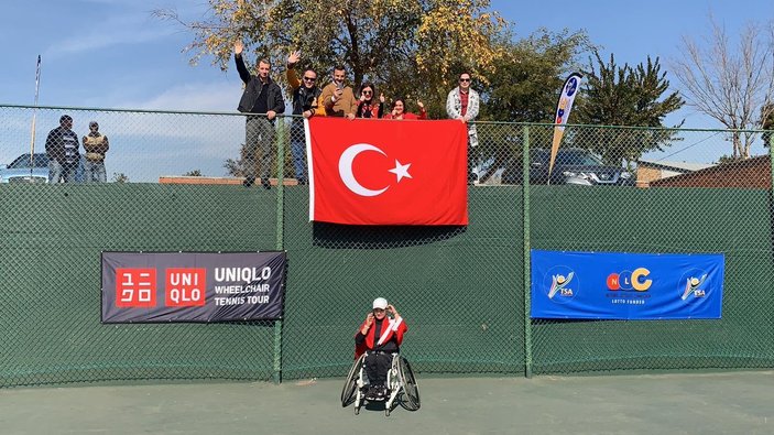 Paralimpik tenisçi Büşra Ün'den çifte şampiyonluk