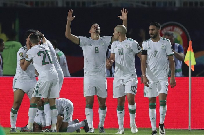 Feghouli'li Cezayir çeyrek finalde