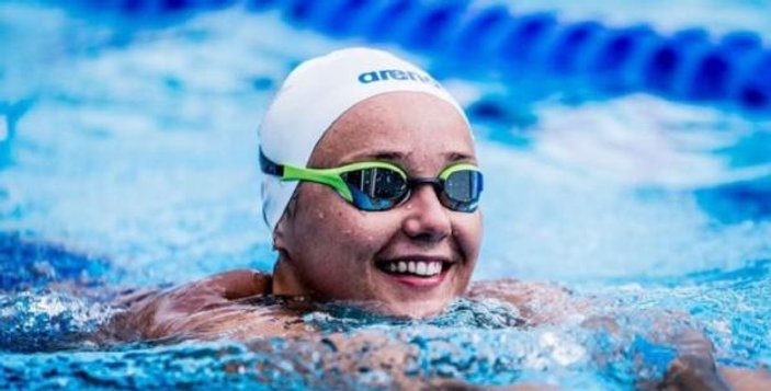 Milli yüzücü Victoria Zeynep Güneş'ten Olimpiyat vizesi