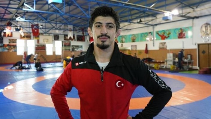 Genç güreşçi Kerem Kamal Dünya Şampiyonu