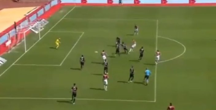 Slimani, Monaco formasıyla ilk golünü attı