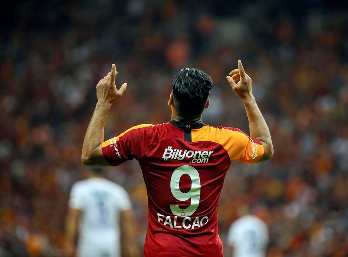 Galatasaray Falcao'yla kazandı