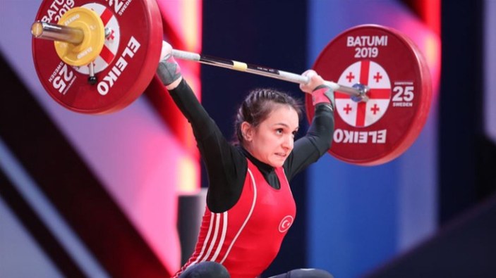 Şaziye Erdoğan halterde dünya şampiyonu oldu