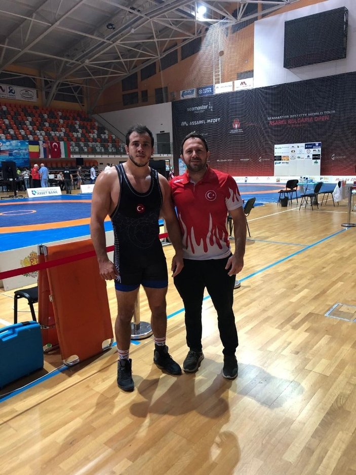Balkan Gençler Güreş Şampiyonasında Nail Seyyar'dan altın