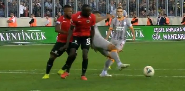 Rıdvan Dilmen: Galatasaray'ın penaltısı verilmedi