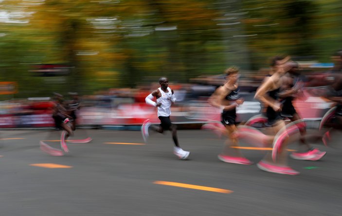Eliud Kipchoge'den maratonda dünya rekoru