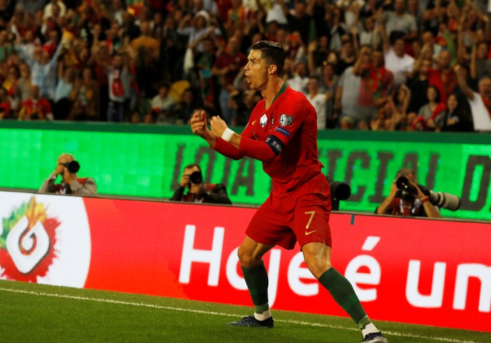 Ronaldo 699'uncu golünü attı