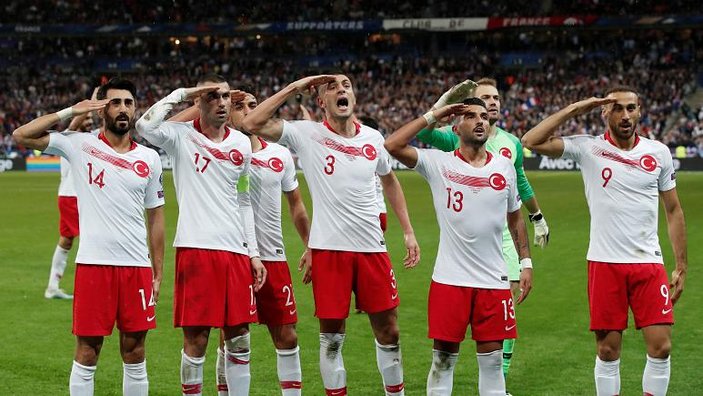 UEFA'ya göre asker selamı sadece Türk futbolculara yasak