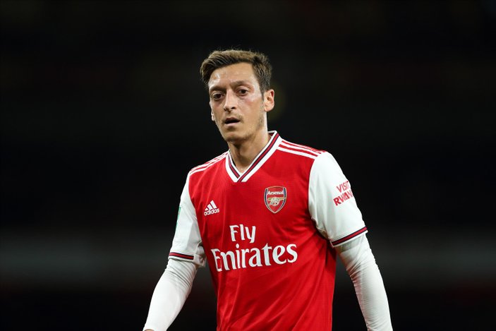 Mesut Özil: Sözleşmem bitene kadar Arsenal'deyim