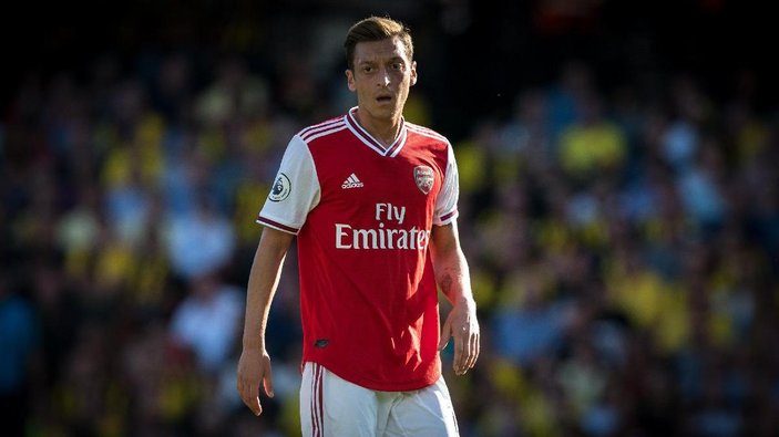 Mesut Özil: Sözleşmem bitene kadar Arsenal'deyim