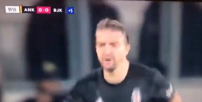 Diaby'nin kaçırdığı gollere Caner'in tepkisi