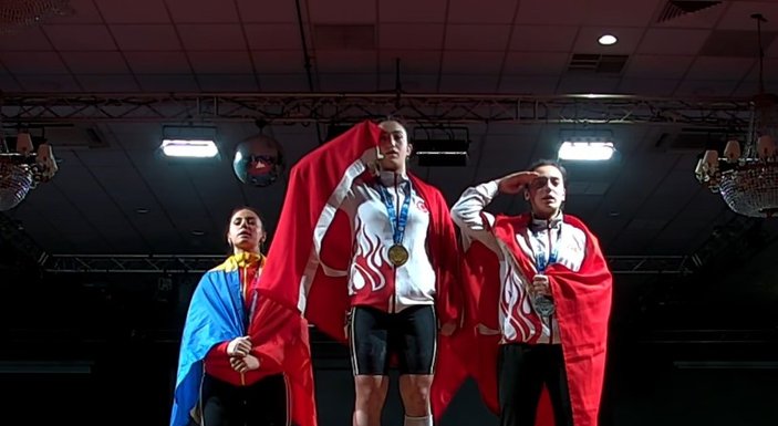 Genç halterci Berfin Altun Avrupa şampiyonu
