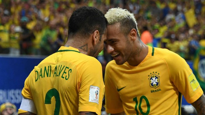 Dani Alves: Neymar yeterli saygıyı görmüyor