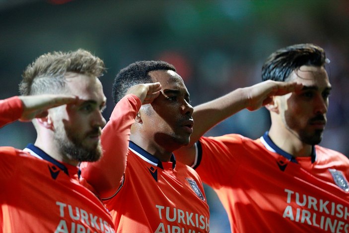 Asker selamı veren İrfan Can Kahveci'ye UEFA soruşturması