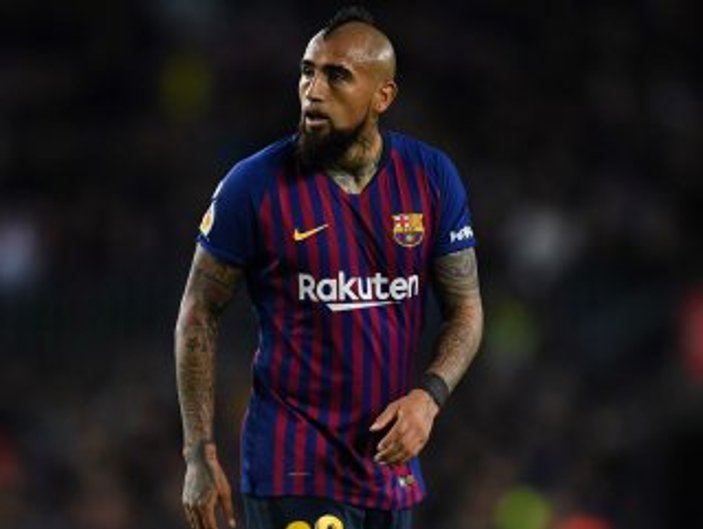 Arturo Vidal: Barcelona'da mutsuzum