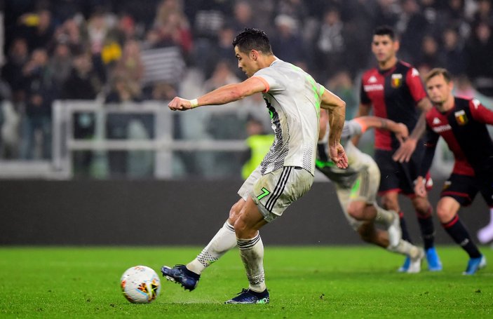 Juventus son dakikada Ronaldo'nun penaltısı ile kazandı
