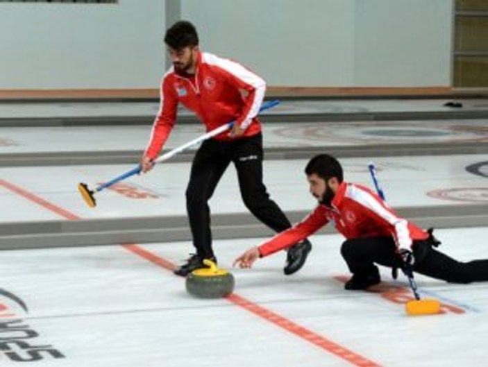 Milliler, Avrupa Curling Şampiyonası için İsveç'e gitti