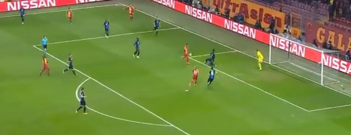 Galatasaray'ın ilk golü Adem'den geldi
