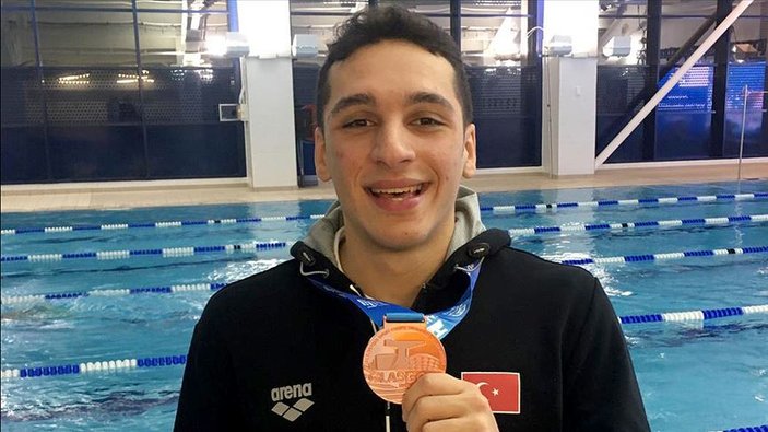 Milli yüzücü Ümitcan Güreş'ten Avrupa'da bronz madalya