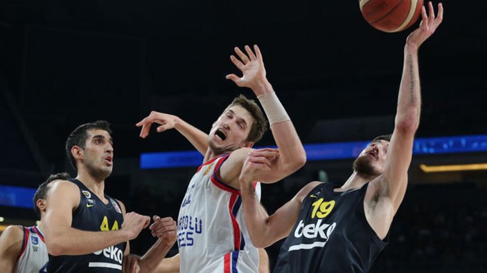 Anadolu Efes, Fenerbahçe'yi ligde de yendi