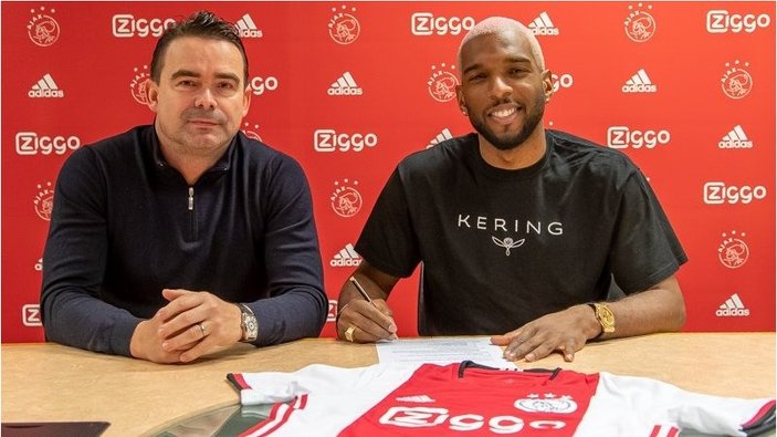 Ryan Babel resmen Ajax'ta